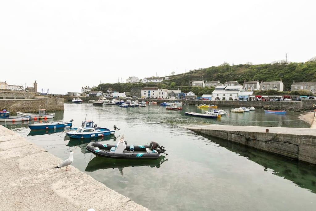 Kota Restaurant & Rooms Porthleven Exterior photo